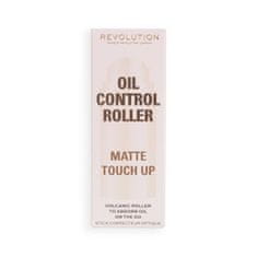 Makeup Revolution Guľôčkový roller pre mastnú pleť Matte Touch Up (Oil Control Roller)