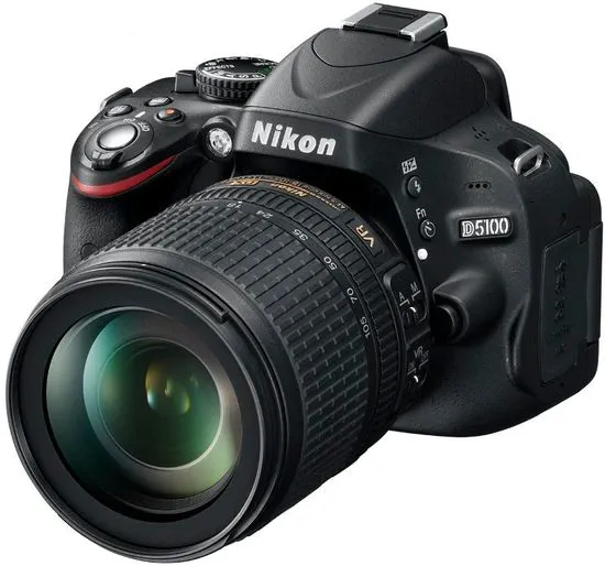Nikon D5100 + 18-105 AF-S DX VR