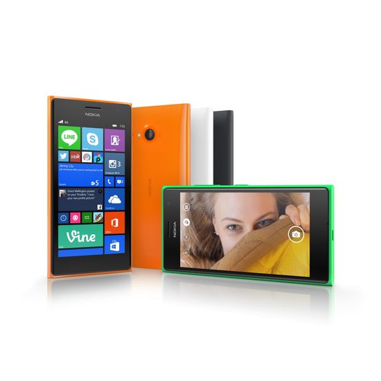Nokia Lumia 735, bílá
