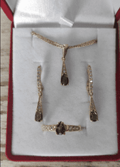 A-B A-B Prsteň Bellatrix s kvapkou Vltavín a skutočnými diamantmi zo žltého zlata, 52 mm