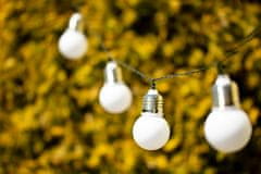 INNA Solárna záhradná girlanda DEKORATÍVNA 10 mliečnych LED žiaroviek osvetľovacia reťaz 2m