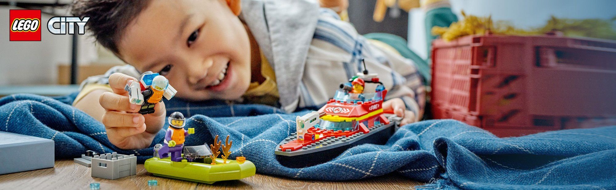 LEGO City 60373 Hasičská záchranná loď a čln