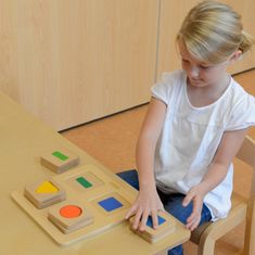 Masterkidz Montessori senzorický drevený triedič tvarov a farieb