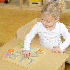 Masterkidz Montessori Hmyzí labyrint Drevená vzdelávacia tabuľa