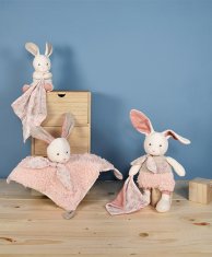 Doudou Darčeková sada - Plyšový zajačik s ružovou dečkou z BIO bavlny 15 cm