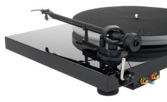 Debut III Esprit HG Black Vylepšený gramofón s prenoskou Ortofon OM10E