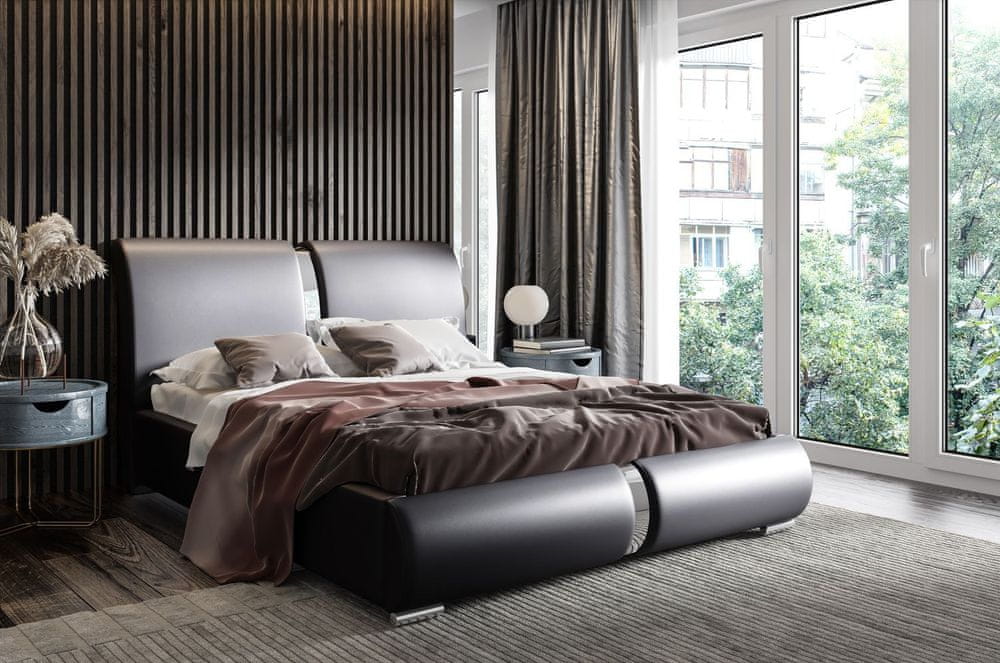 Veneti Čalúnená posteľ s chrómovými doplnkami 200x200 YVONNE - čierna ekokoža