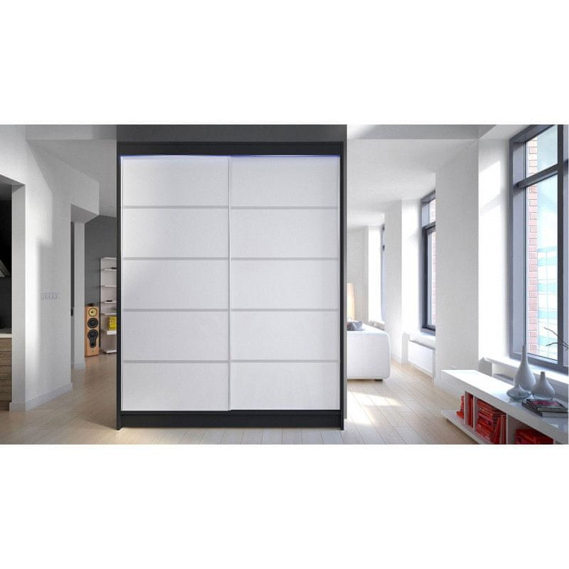 Veneti Šatníková skriňa 150 cm s posuvnými dverami a LED osvetlením PIRITU 4 - čierna / biela