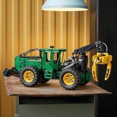 LEGO Technic 42157 Lesný traktor John Deere 948L-II