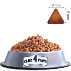 Club 4 Paws Hairball control pre dospelé mačky 2 kg + Darček kapsičky s kralikom 4x100g