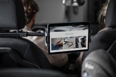 EPICO výsuvný držiak do auta pro Apple iPhone & iPad, čierna