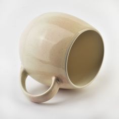 Affekdesign Porcelánový hrnček LOTTA BARREL 580 ml béžový