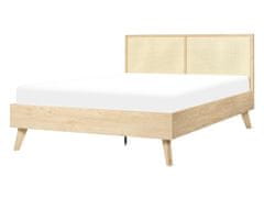Beliani Ratanová posteľ 140 x 200 cm svetlé drevo MONPAZIER