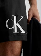 Calvin Klein Pánska sada - kúpacie kraťasy a osuška KM0KM00849-BEH (Veľkosť L)