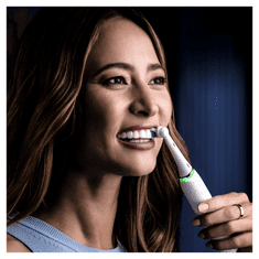 Oral-B elektrická zubná kefka iO 10 White