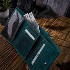 PAOLO PERUZZI Stredná dámska kožená peňaženka T-33-GR GREEN