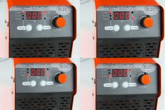 MAR-POL Digitálna invertorová nabíjačka batérií 12/24V 400A BJC