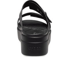 Crocs Brooklyn Buckle Low Wedge Sandals pre ženy, 39-40 EU, W9, Sandále, Šlapky, Papuče, Black, Čierna, 207431-001