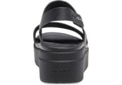 Crocs Brooklyn Low Wedge Sandals pre ženy, 41-42 EU, W10, Sandále, Šlapky, Papuče, Black/Black, Čierna, 206453-060