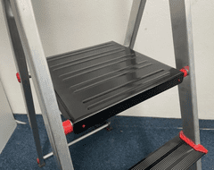 ELKOP Jednostranný hliníkový rebrík JHR 508 - čierne lakované schodnice a plošina, JHR 508