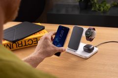 EPICO Spello by bezdrátový nabíjecí stojánek 3v1 pro Samsung, biela