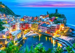 ENJOY Puzzle Vernazza za súmraku, Cinque Terre, Taliansko 1000 dielikov