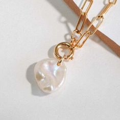 Decadorn Pôvabný pozlátený náramok s pravou perlou Sea Chunky