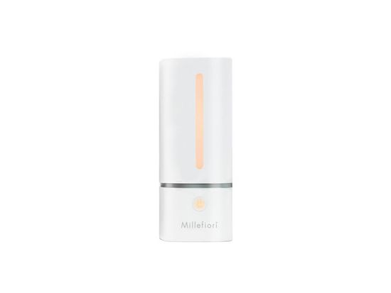 Millefiori Milano MILLEFIORI MOVEO prenosný aróma difuzér biely, s USB nabíjaním, s povzbudivým alebo upokojujúcim efektom. MILLEFIORI MOVEO WHITE