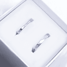 MINET + Prezentačná krabička plná strieborných svadobných obrúčok - 70 ks - 29 x 4 x 29 cm (š x v x h)