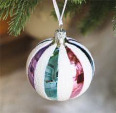 Decor By Glassor Vianočná banka so snehovým posypom a farebnými prúžkami