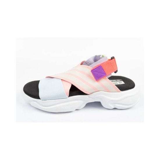 Adidas Sandále biela Magmur