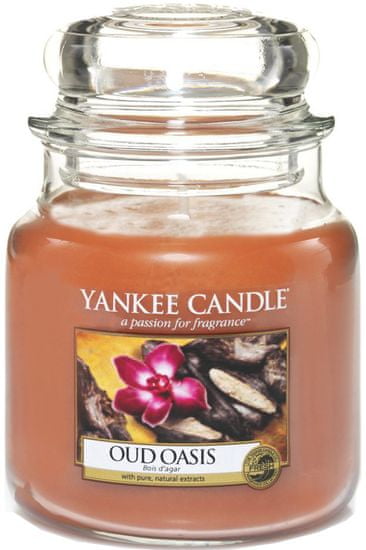 Yankee Candle Vonná sviečka Classic stredná 411 g, Oud Oasis