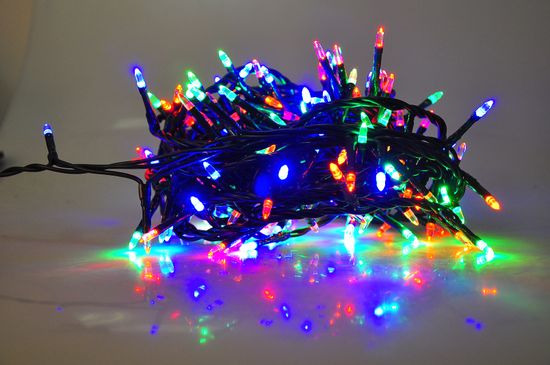 Seizis LED osvetlenie 180 nábojových žiaroviek, farebná