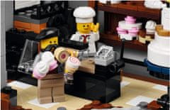 LEGO Creator Expert 10255 Zhromaždenie na námestí - rozbalené