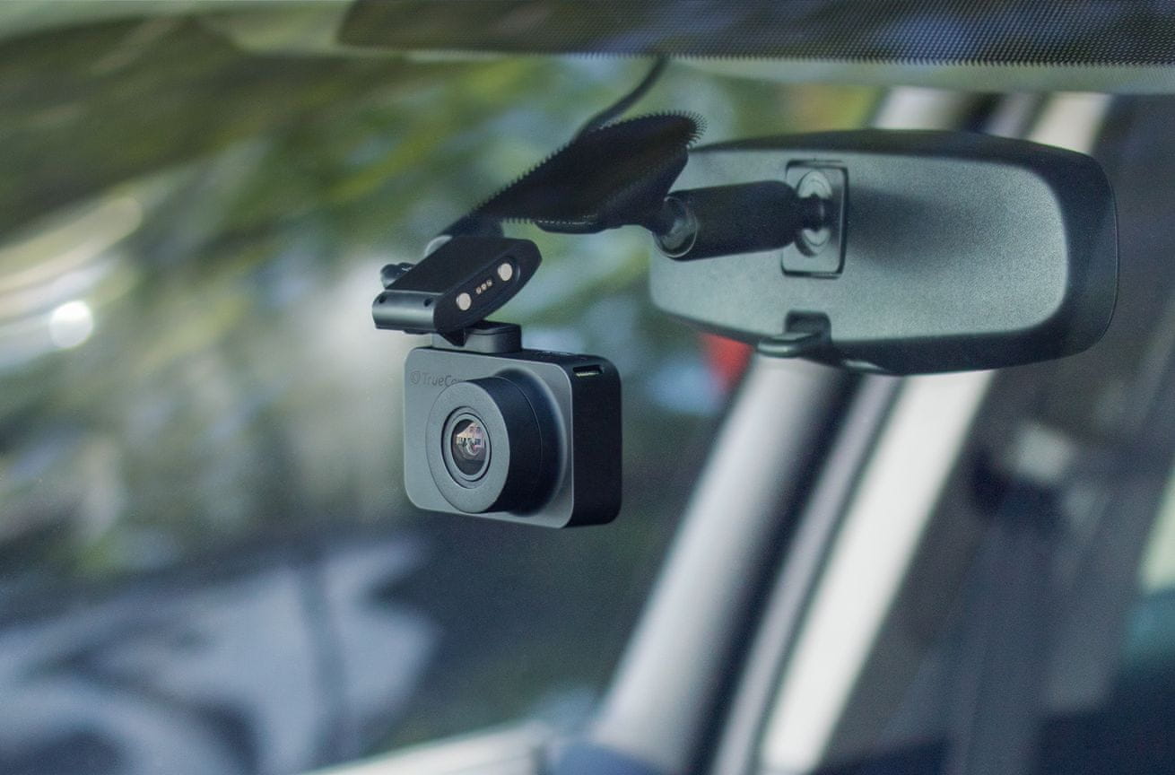 kamera do auta Truecam M5 WiFi automatické spustenie pri pohybe záznam rýchlosti a smeru