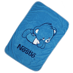 Nestlé Modrá fleecová deka