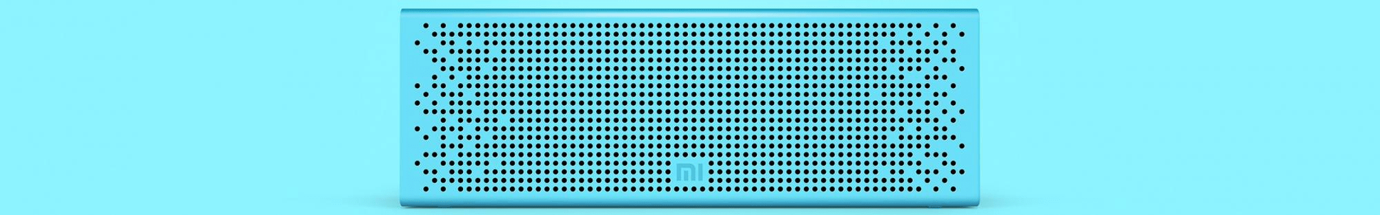 prenosný reproduktor Xiaomi mi Bluetooth speaker s výborným zvukom hliníkové telo 8 h prehrávanie handsfree telefonovanie váha len 270 g stereo zvuk 90 db hlasitosť podpora viacerých režimov prehrávania vhodný pre smartphony tablety televízory notebooky moderný dizajn ľahučké telo automatické zastavenie prehrávania pri prijatie hovoru laserové gravírovanie metalický lesk duálne 36mm ovládače rozsah porovnateľný s hifi systémom basový radiátor procesor Avner vyvážený zvuk max hlasitosť aj pri slabej batérii