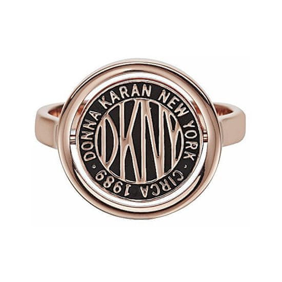 DKNY Štýlový prsteň s logom Token New York 5520040