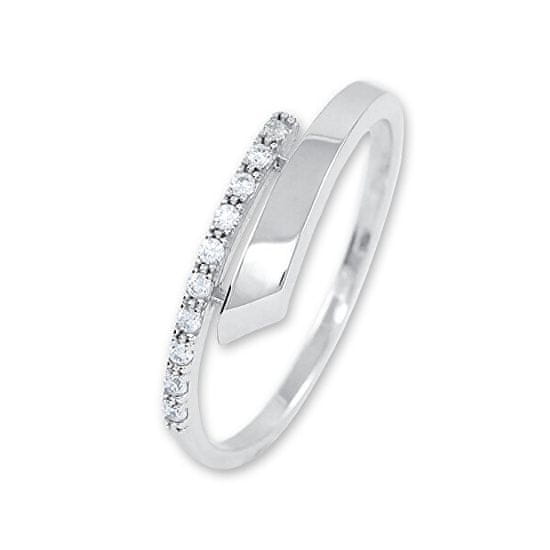 Brilio Nežný dámsky prsteň z bieleho zlata s kryštálmi 229 001 00857 07