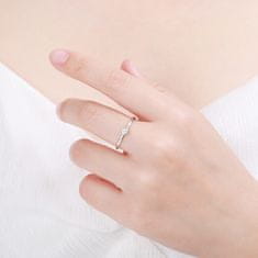 MOISS Trblietavý strieborný prsteň s čírymi zirkónmi R00020 (Obvod 50 mm)