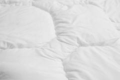 Daunen Step Perina zo špeciálne upraveného polyesterových vlákien, 155 x 200 cm, Classic Winter
