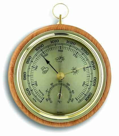 TFA 45.1000.05 Analógový barometer s teplomerom, masívne bukové drevo
