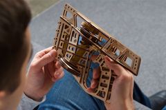 UGEARS 3D drevené puzzle Klzák so štartérom 200 dielikov