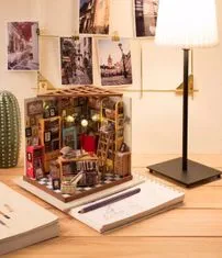 Robotime Rolife DIY House: Samova knižnica s LED osvetlením