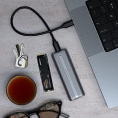 Satechi Kryt USB-C NVMe a SATA SSD - adaptér pre SSD, tmavosivý