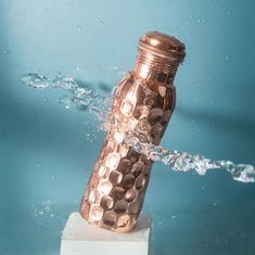 Forrest & Love Medená fľaša zaoblená s diamantovým ornamentom 600 ml
