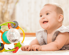 Infantino Chrastiaci guľa s aktivitami