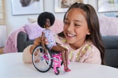 Mattel Barbie Modelka na invalidnom vozíku v overale so srdiečkami - 194 HJT14