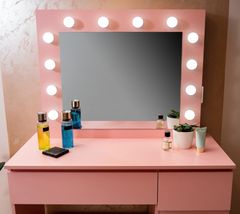 Aga Toaletný stolík so zrkadlom, osvetlením a el.zásuvkou + taburet Ružový