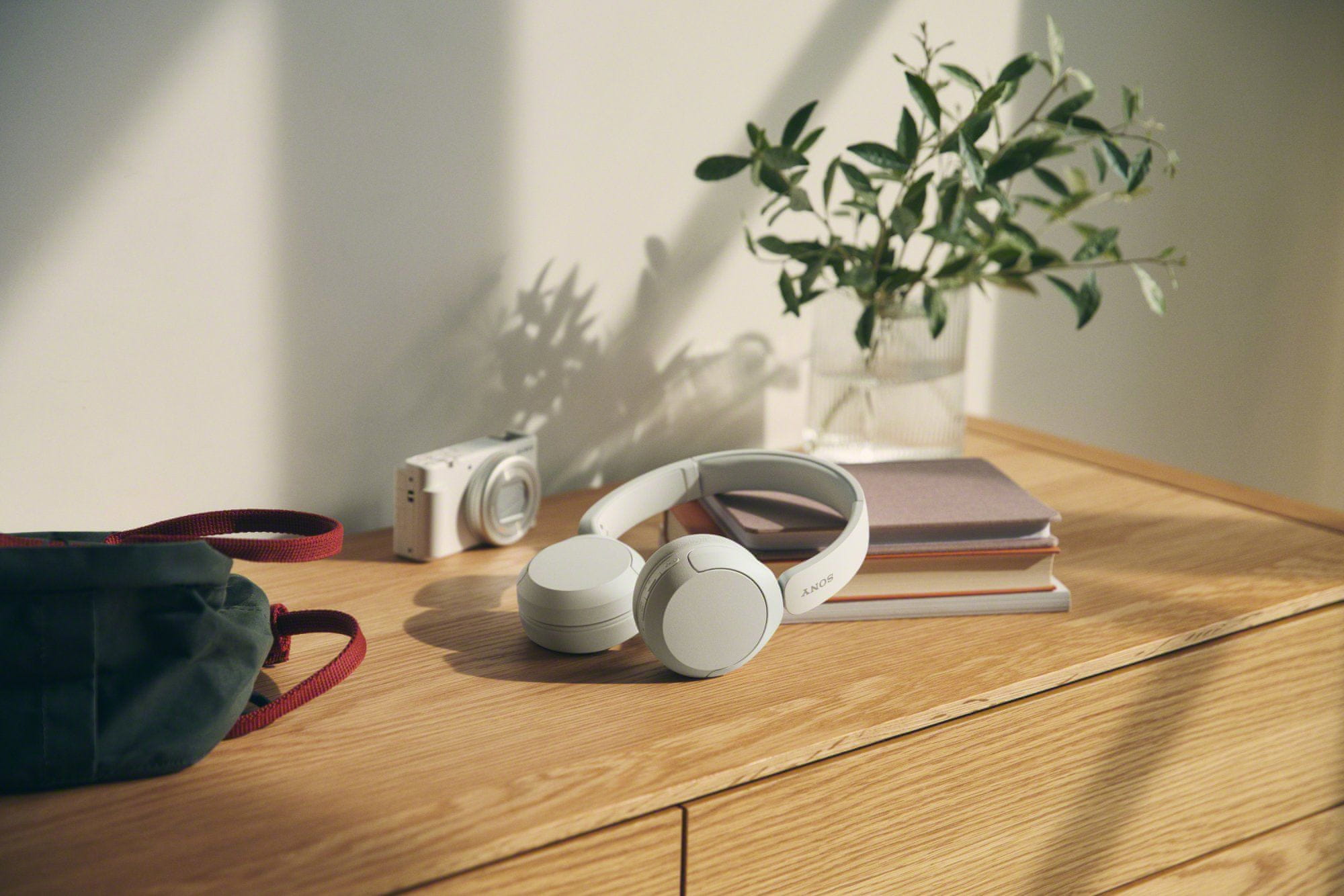 moderné bezdrôtové Bluetooth 5.2 slúchadlá sony whch520 handsfree funkcie vynikajúci zvuk siri google hlasové ovládanie multipoint usbc nabíjanie360 reality audio aplikácie